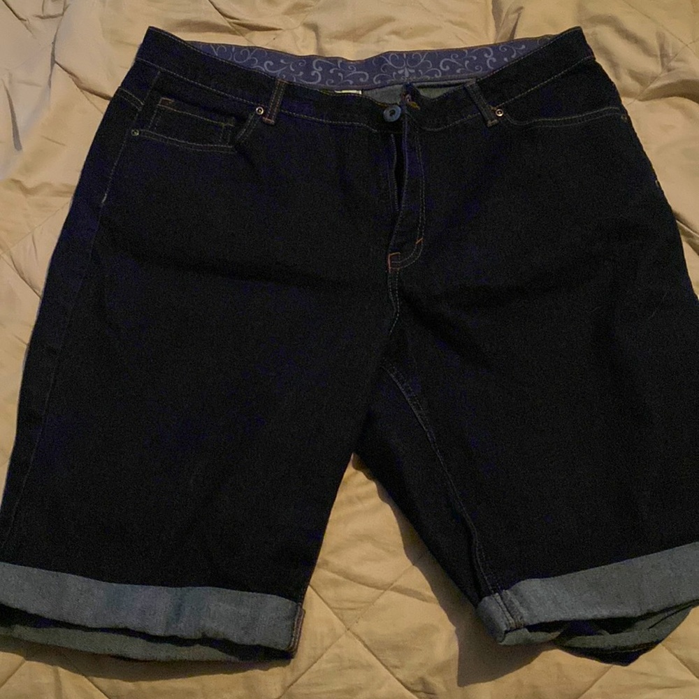 Like new, never worn, dark jeans short.